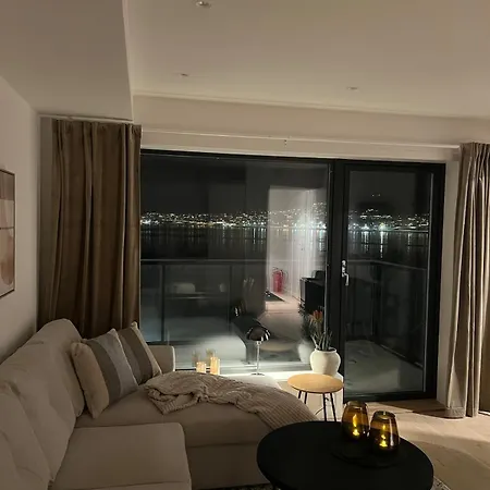 Aurora Star - New Apartment, Fantastic Sea View Apartment Tromso