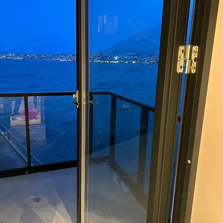 Aurora Star - New Apartment, Fantastic Sea View Lejlighed *