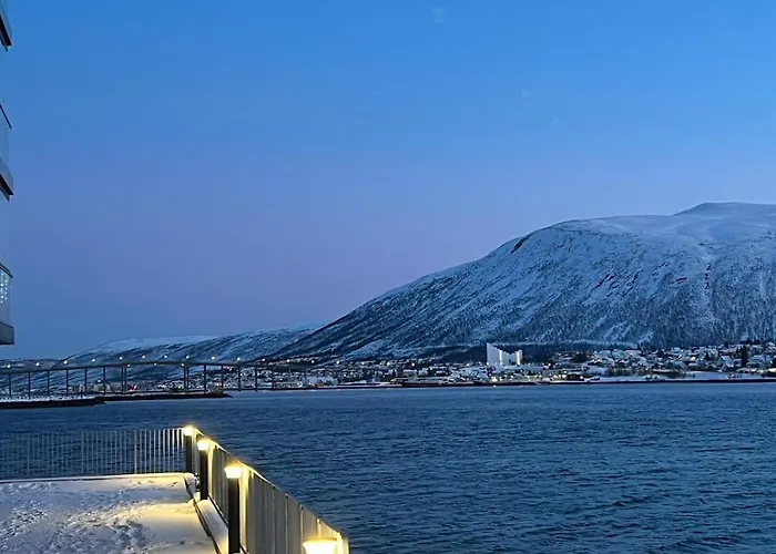 Aurora Star - New Apartment, Fantastic Sea View Apartamento Tromsø