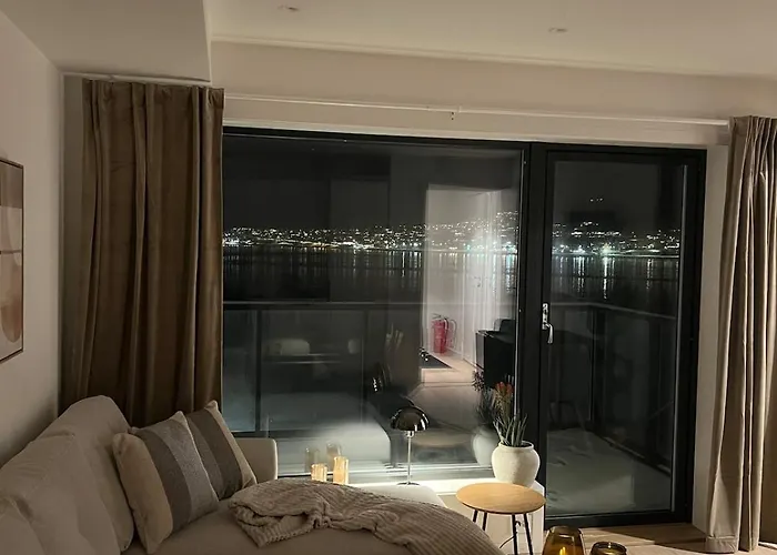 Aurora Star - New Apartment, Fantastic Sea View Apartamento Tromsø
