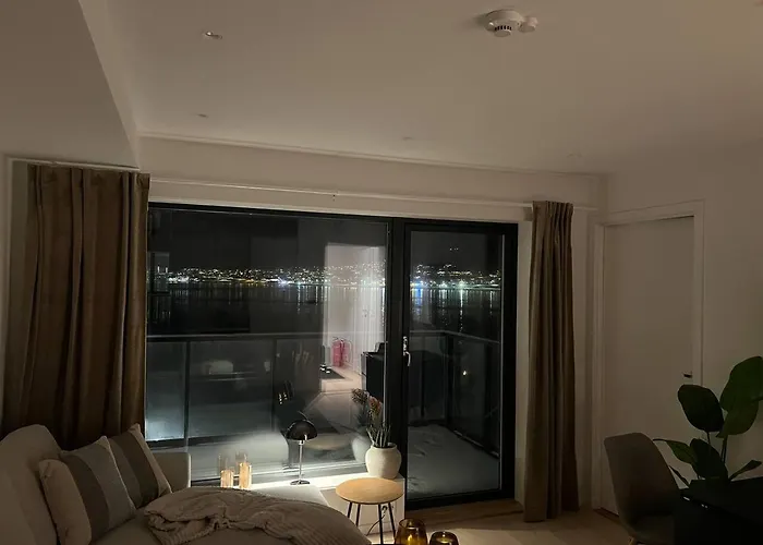 Aurora Star - New Apartment, Fantastic Sea View 公寓 *