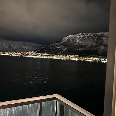 Διαμέρισμα Aurora Star - New Apartment, Fantastic Sea View Τρόμσο